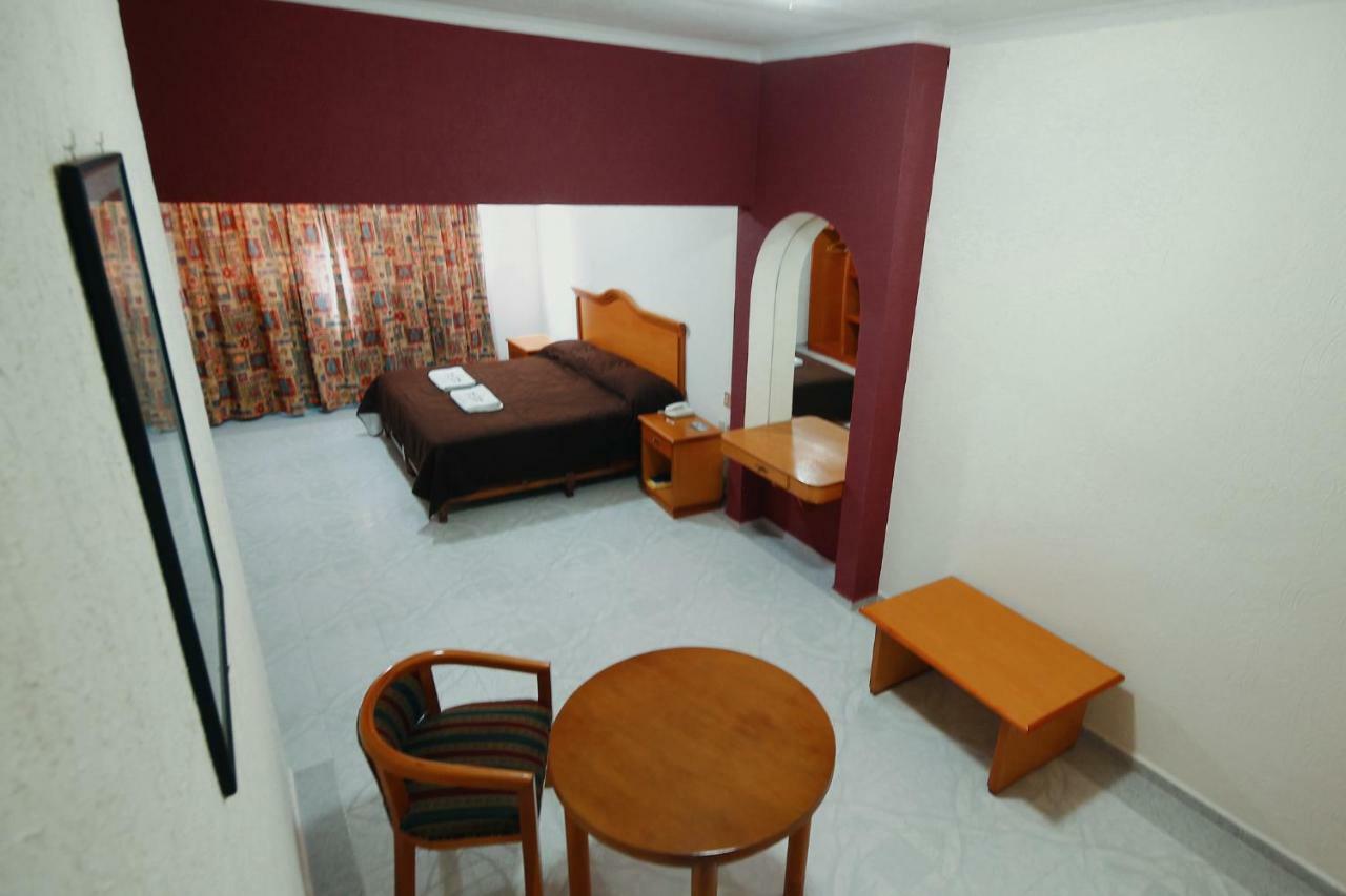 Hotel El Conquistador Monarca. Ситакуаро Экстерьер фото