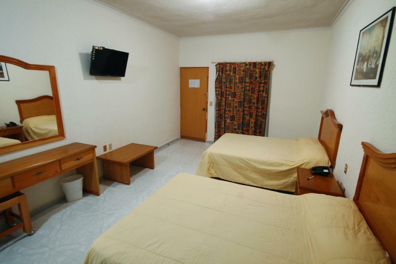 Hotel El Conquistador Monarca. Ситакуаро Экстерьер фото