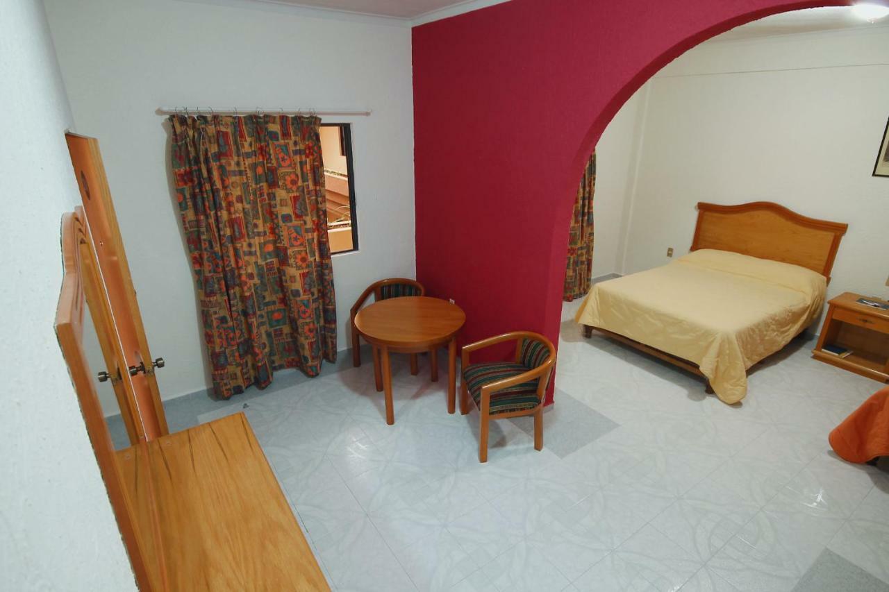 Hotel El Conquistador Monarca. Ситакуаро Экстерьер фото