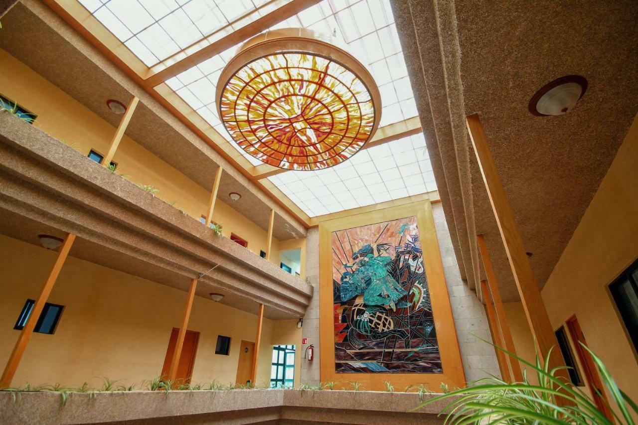 Hotel El Conquistador Monarca. Ситакуаро Экстерьер фото